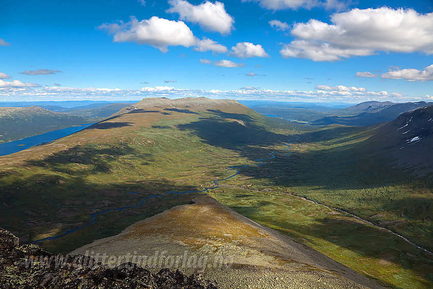 Flott utsikt fra Klanten mot Helin, Storlifjell og Smådalen.