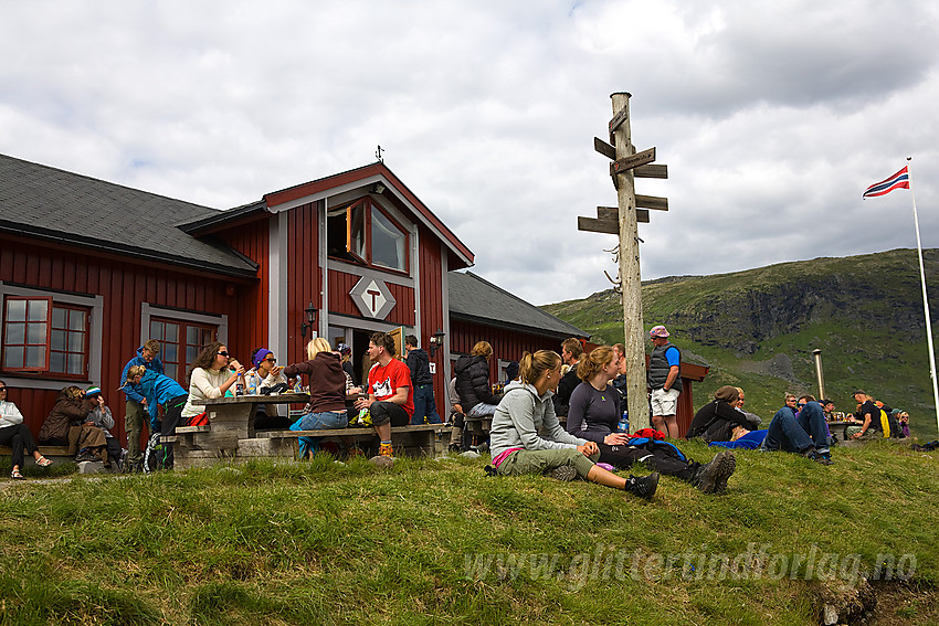 Folksomt ved Fondsbu, her under Vinjerock 2010.