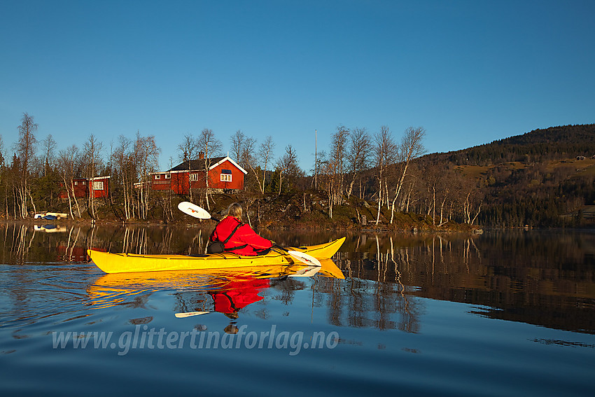 Padling på Steinsetfjorden en høstmorgen.  