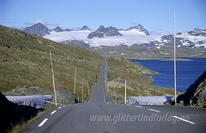 På Sognefjellet mot Smørstabbtindane en flott høstdag.