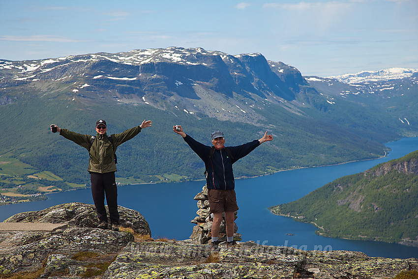 Flott utsikt fra Hugakøllen mot Vangsmjøse og Bergsfjellet.