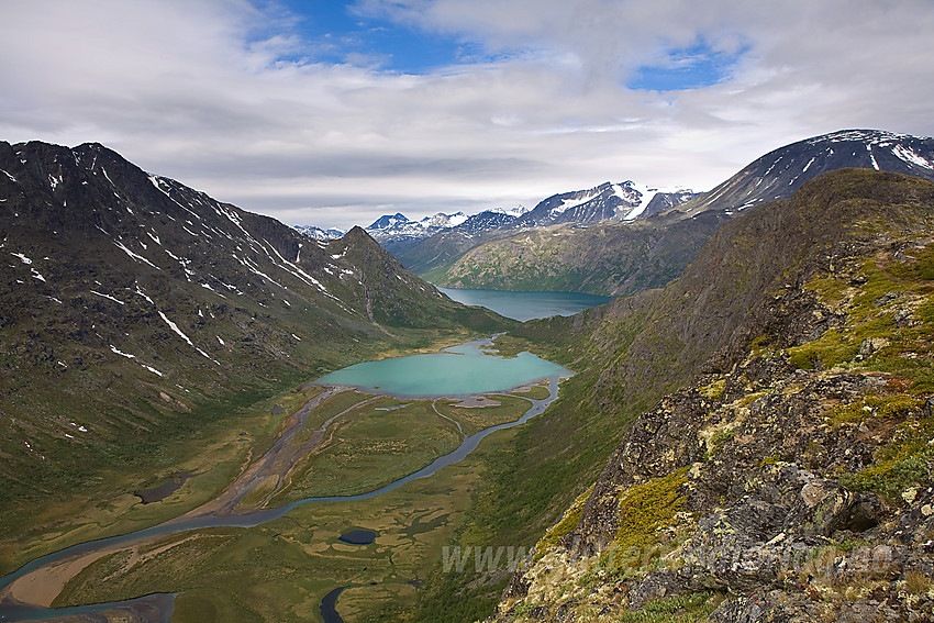 På Knutshøryggen mot Leirungsdalen med Øvre Leirungen.