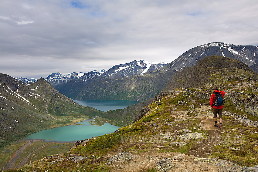 På Knutshøryggen mot Leirungsdalen med Øvre Leirungen.