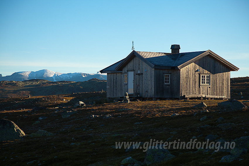 Høstmorgen ved Tomashelleren i Vang med Jotunheimen i bakgrunnen.