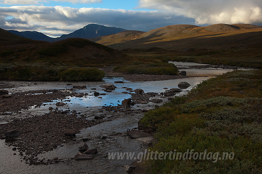 I Smådalen ved Smådøla mot Smådalsfjellet og Grindane.