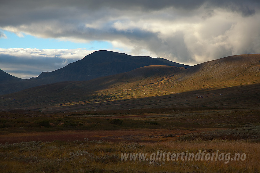 I Smådalen mot Smådalsfjellet og Grindane (1724 moh).