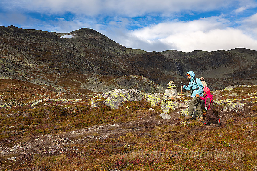 Fjellvandring under Mugnetinden (1738 moh).