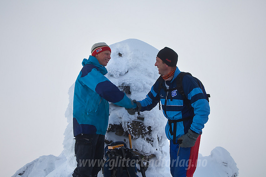 Sondre ved varden på sin siste 2000m-topp, Semeltinden.