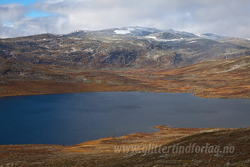 Fra sørlige del av Slettningseggen mot Grønevatnet og Berdalseken (1814 moh).