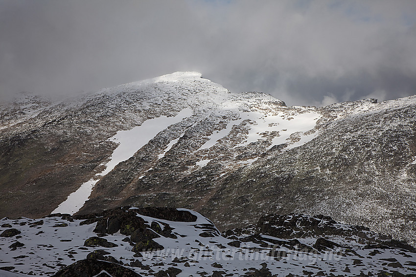 Fra Nørdre Kalvehølotinden mot Vestre Kalvehøgde (2208 moh).