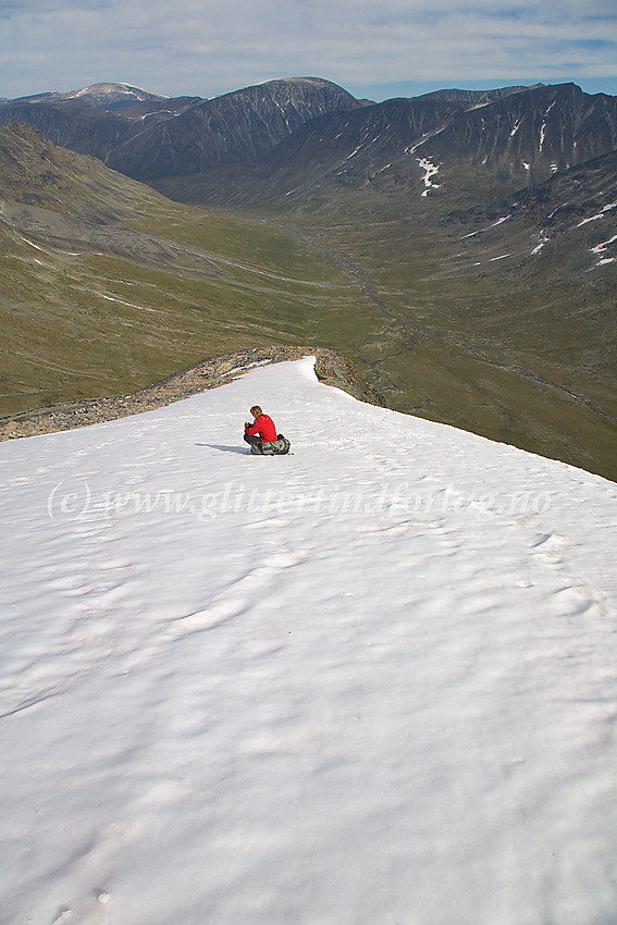 På ryggen øst for Tverrbytthornet med utsikt til Visdalen og Leirhøe, for å nevne noe.