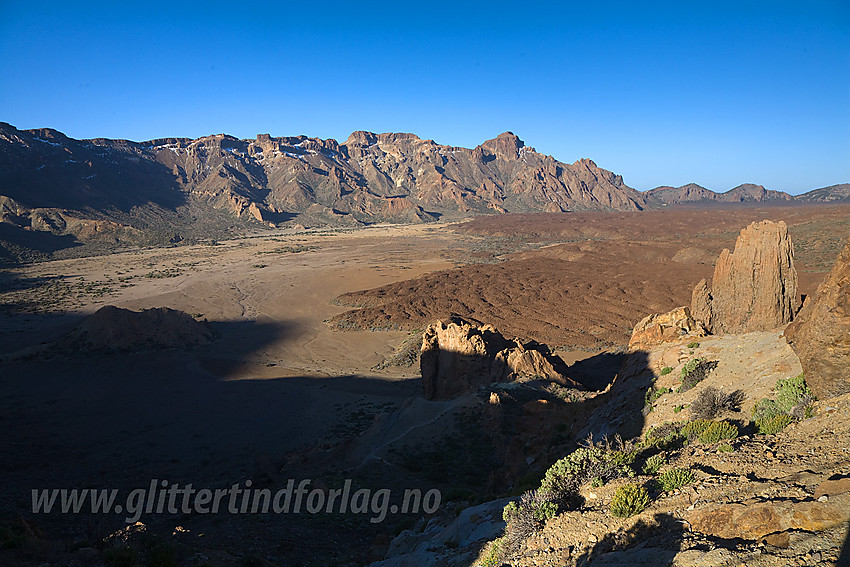 Vulkansk landskap i calderaen ved Teide.