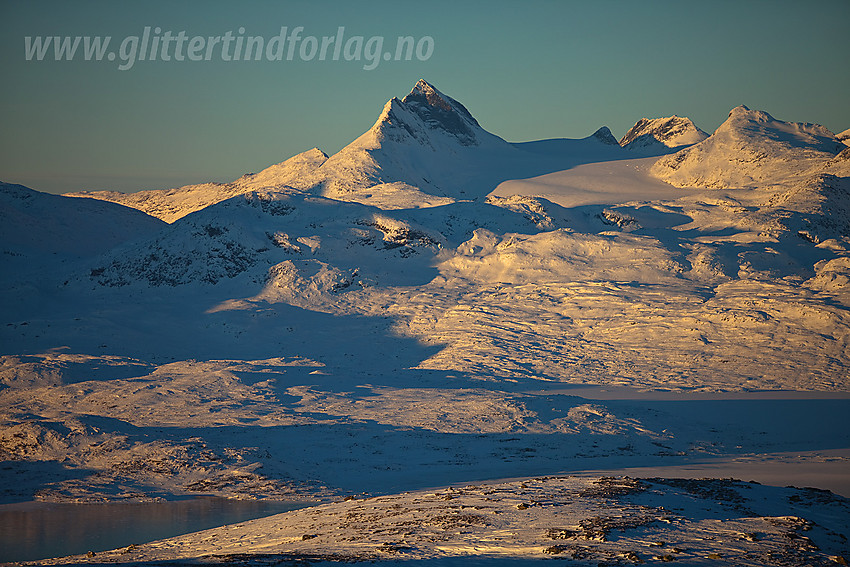 Utsikt fra like ved Loppebolegge mot Uranostinden (2157 moh).