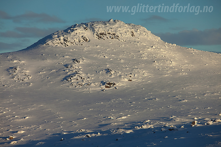 Rasletinden (2105 moh) sett fra vest-sørvest.