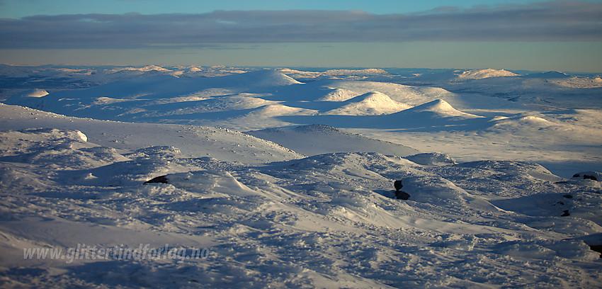 Utsikt fra Kalvehøgde Ø2 mot bl.a. Valdresflye, og Gluptindane, Kvernhøe og Gråhøe.