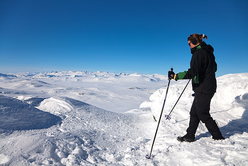 På toppen av Skaget med fantastisk utsikt i retning Jotunheimen.