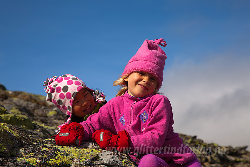 Turvenner tar seg en kort pause oppunder Fossebrea i Ål.