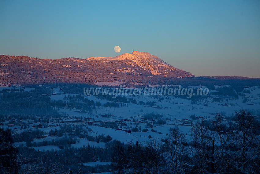 Fullmåne over Skarvemellen.