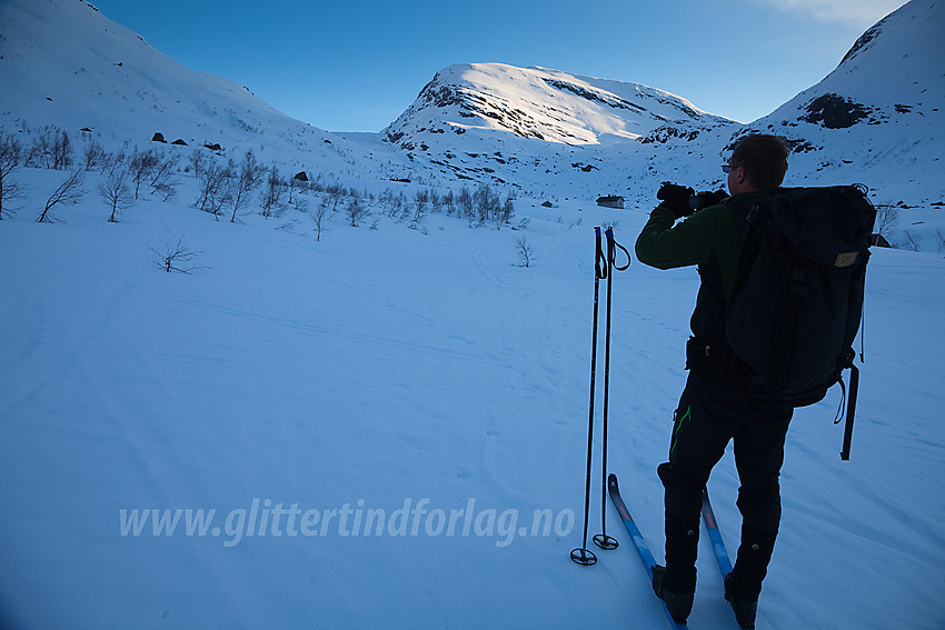 I Haugadalen ved Haugastøylen mot Kvannefjellet Sør (1567 moh).