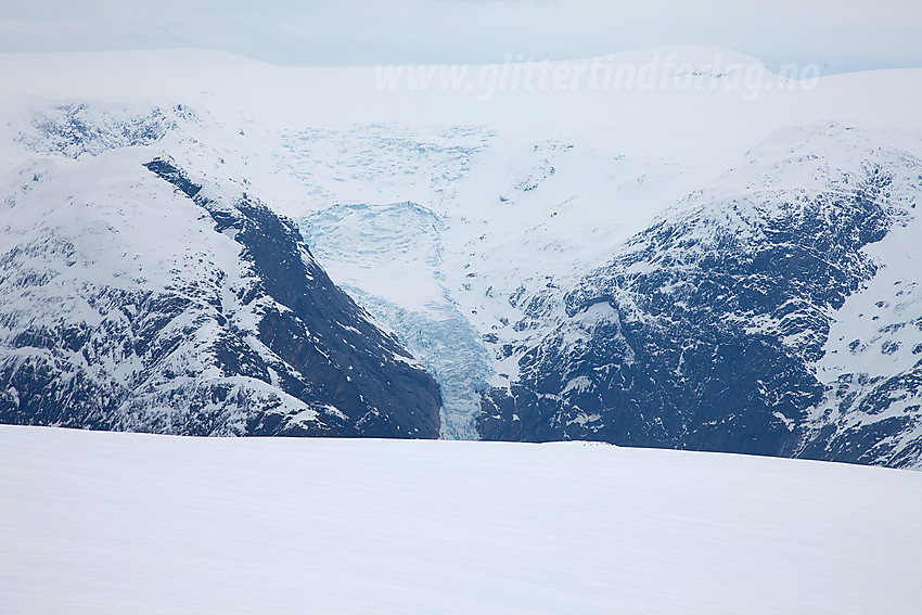 Fra Kvannefjellet Nord mot Briksdalsbreen.