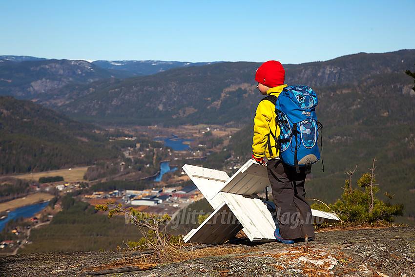 På toppen av Puttekollen med fin utsikt til Begnadalen og Sørum.