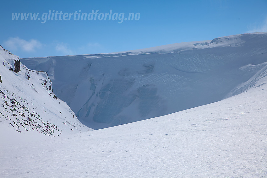 Mektig isvegg ved Ståleskardet på Jostedalsbreen.