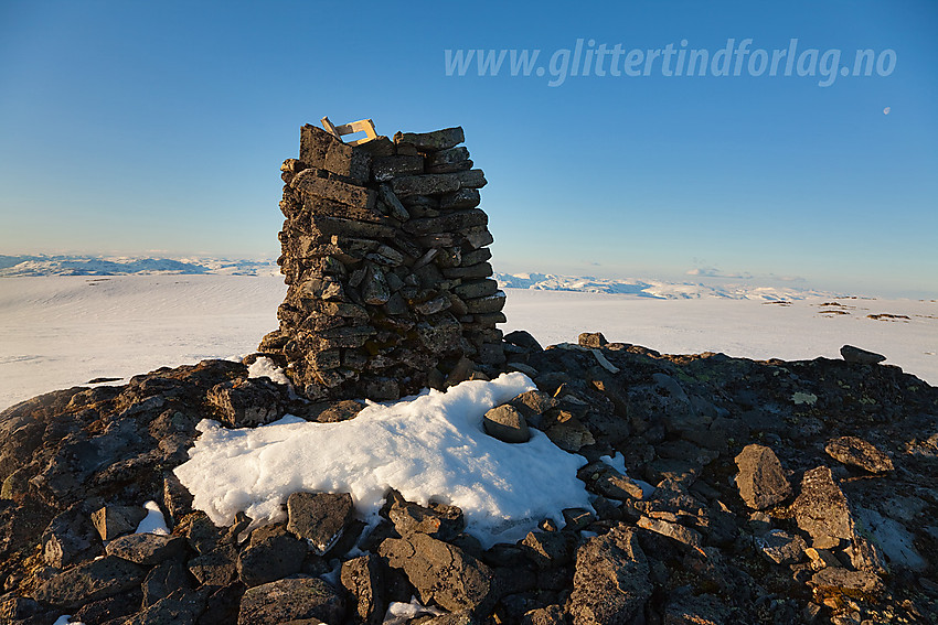 Varden på toppen av Stiganosi (1761 moh).