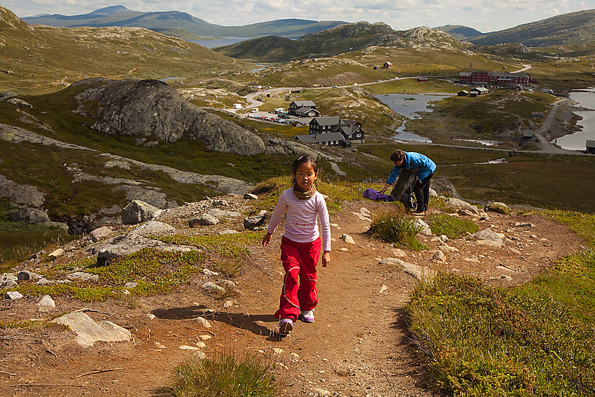 På vei opp bakkene fra Fagerstrand mot Fagerdalen.