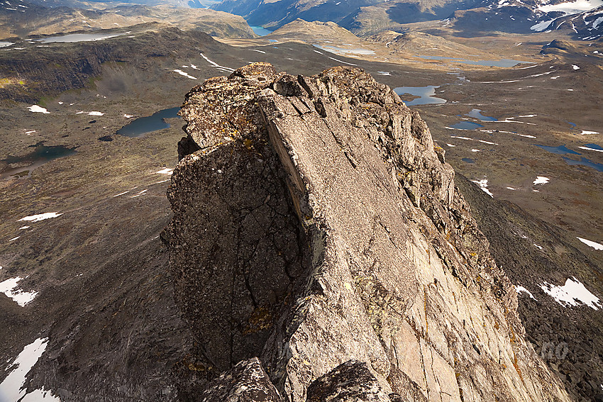 Den smaleste delen av Snøholstindens østrygg. Sylkvasse saker.