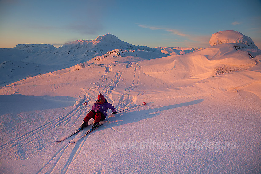 På Heklefjell med Bitihorn og Jotunheimen i bakgrunnen.