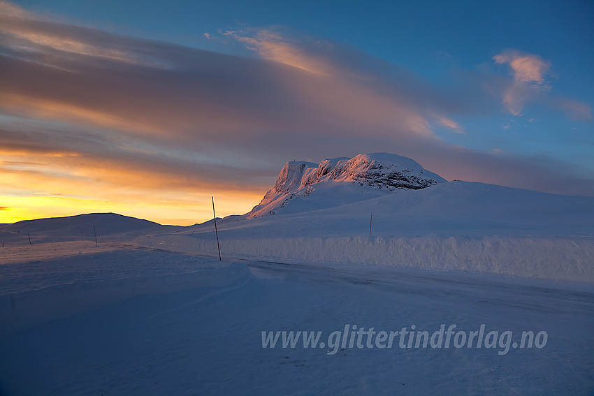 Desembermorgen ved sameleiren mot Bitihorn.