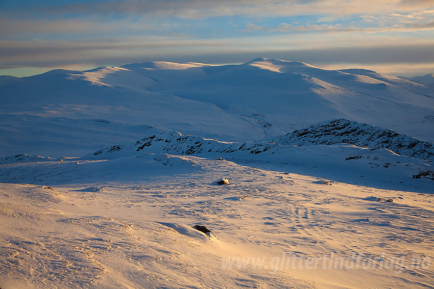 Fra Såleggje mot Kvitingskjølen i mjukt desemberlys.