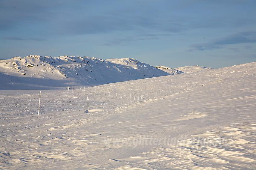 Mot Reinsjøen og Reinsjøfjellet. Hallingnatten skimtes lengst i bakgrunnen.