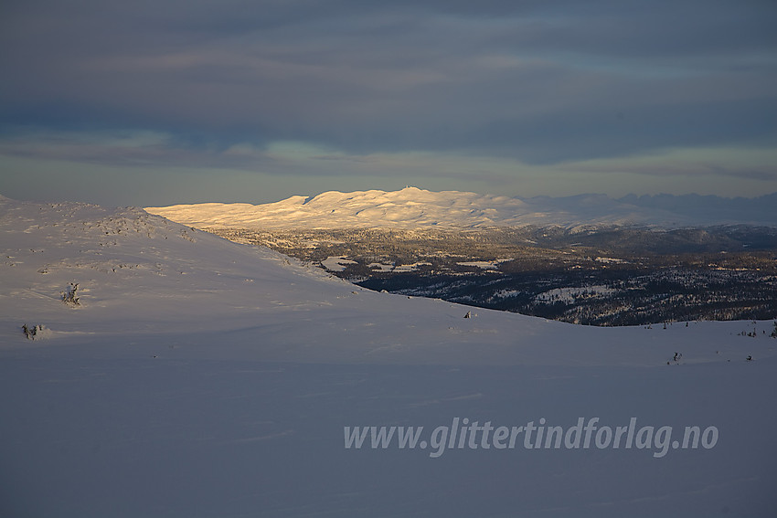 Oppunder Bjørgovarden mot Synnfjellet med Spåtinden (1414 moh).