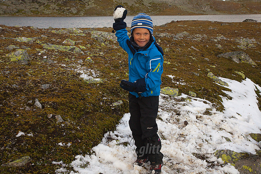 Snøballkrig ved Tomashelleren.