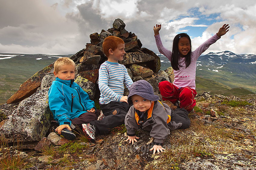 Toppjubel på toppen av Raudhorn.