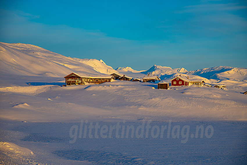 Tyinstølen foran Jotunheimen en januarmorgen.