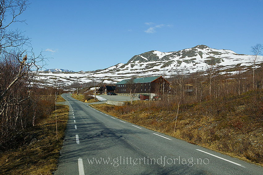 En vårmorgen ved riksvei 51 gjennom Sjodalen forbi Bessheim.