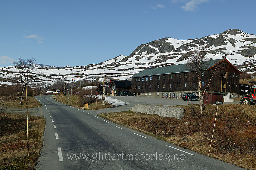 En vårmorgen ved riksvei 51 gjennom Sjodalen forbi Bessheim.