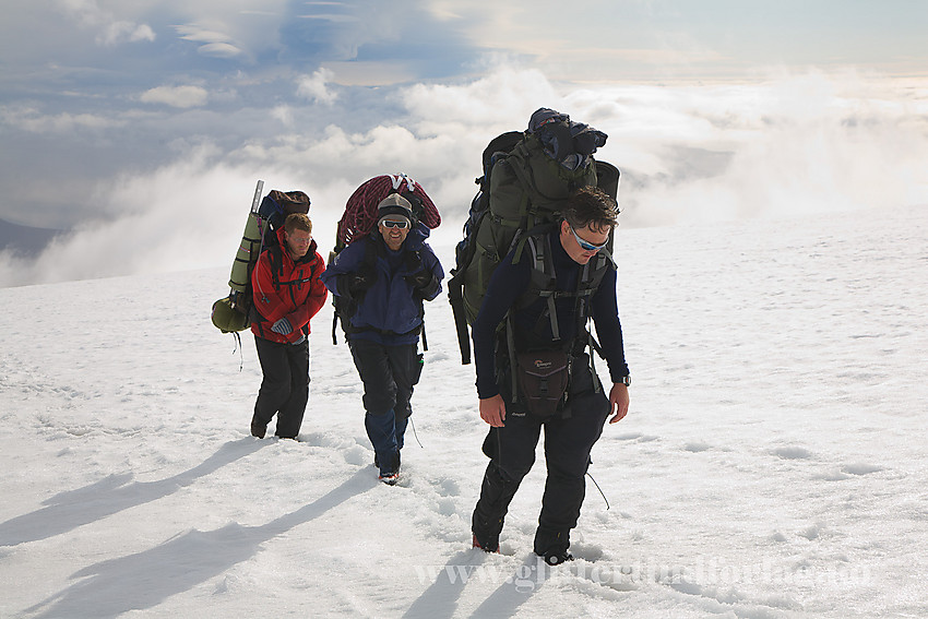 På vei opp breen mot Nunataken på Beerenberg. Vel 1100 moh.