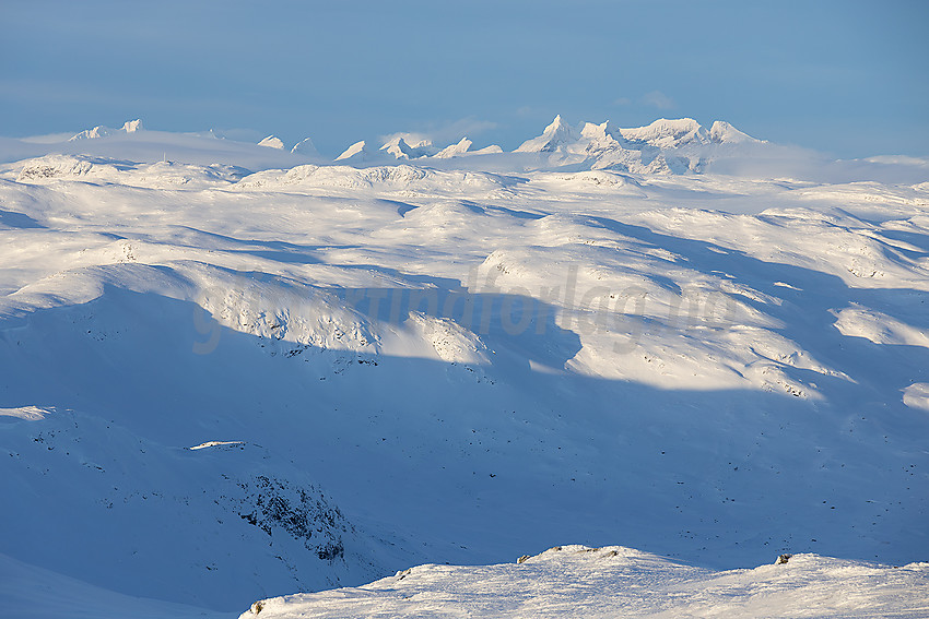 Utsikt fra Skørsnøse mot Hurrungane.