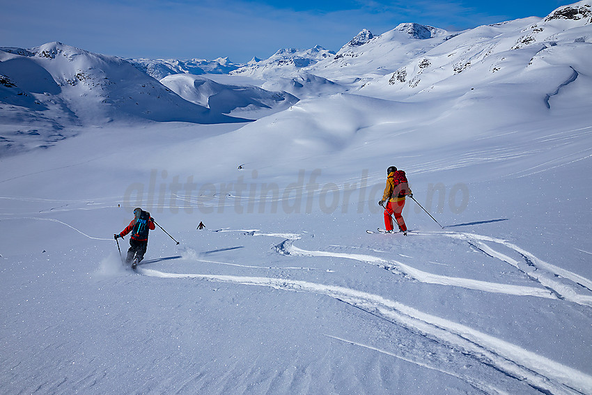 Skikjøring ned fra Synshorn mot Fagerdalen.