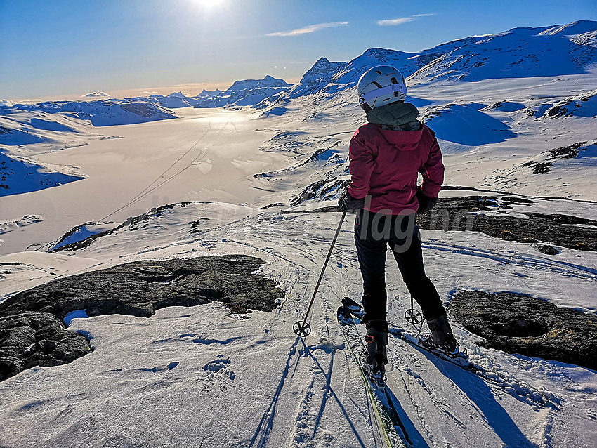 Utsikt vestover fra Kongsliknuppen. 