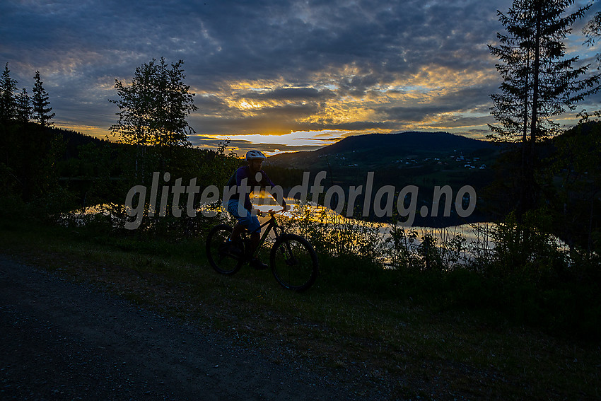 På sykkeltur langs Heggefjorden.