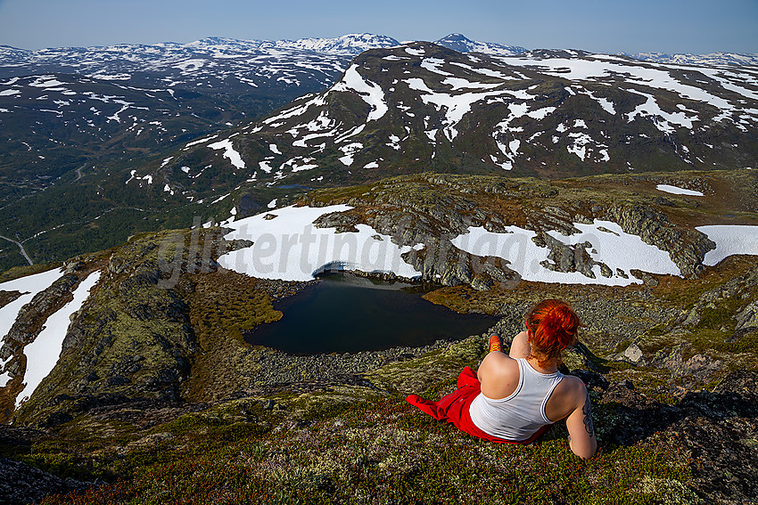 På toppen av Stølsnøse med utsikt mot Tyinkrysse og Skørsnøse.