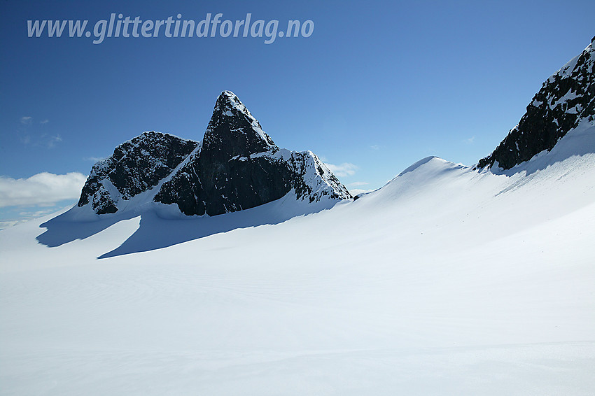 Stølsmaradalstinden (2026 moh) sett fra Ringsskar.