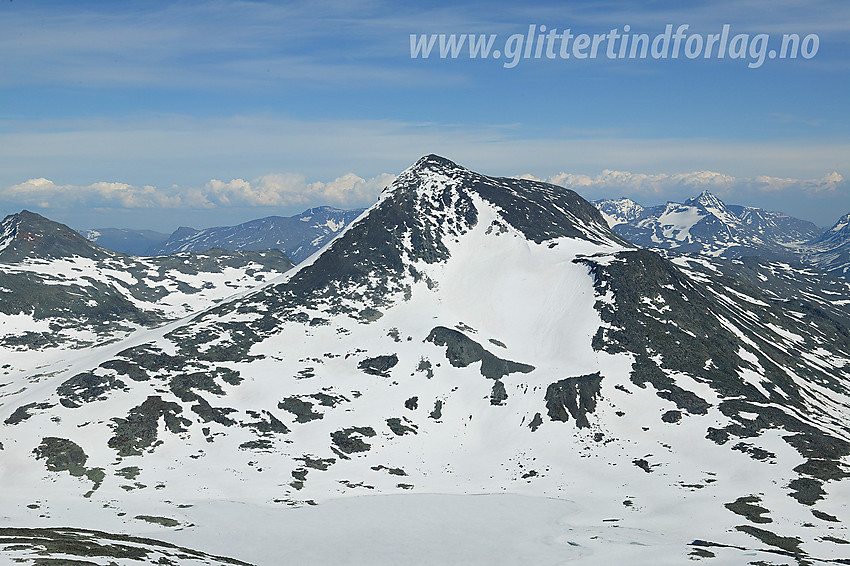 Semeltinden (2236 moh) sett fra Sørvestre Urdadalstinden.