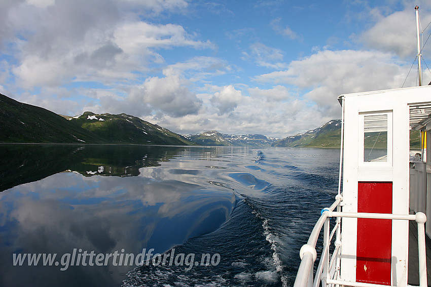 Ombord m/b Bitihorn på Bygdin på vei østover fra Torfinnsbu mot Bygdissundet.