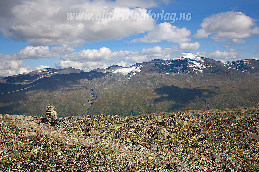 På ruta fra Juvasshytta mot Raubergstulen med førsteklasses utsikt mot Glittertindmassivet.