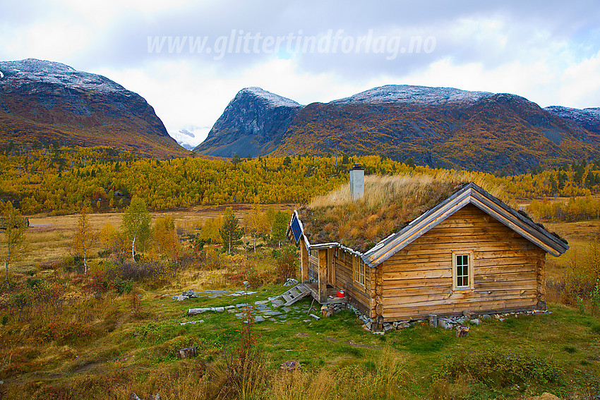 Utsikt fra Ingjerdbu inn mot Stølsmaradalen med Stølsnosi (1542 moh) og begynnelsen av Midtmaradalsryggen i bakgrunnen.